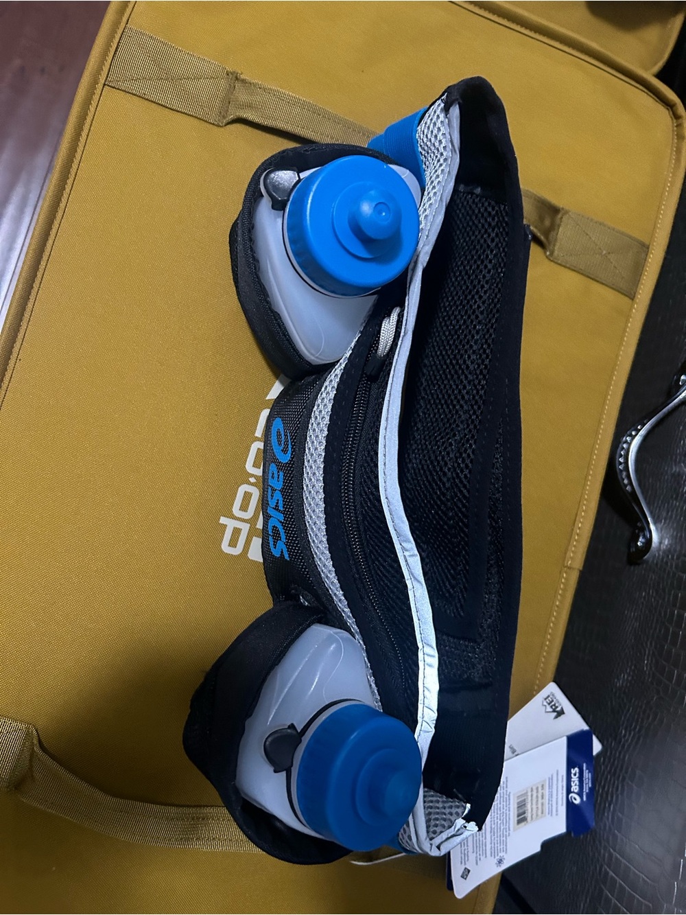 Asics Black and Blue Hands-Free Hydration Belt with Dual Bottles